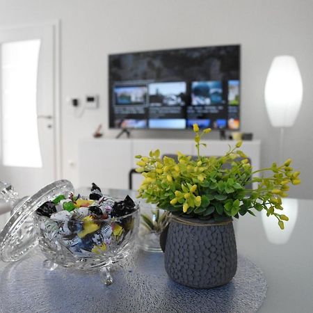 The White Apartment モスタル エクステリア 写真