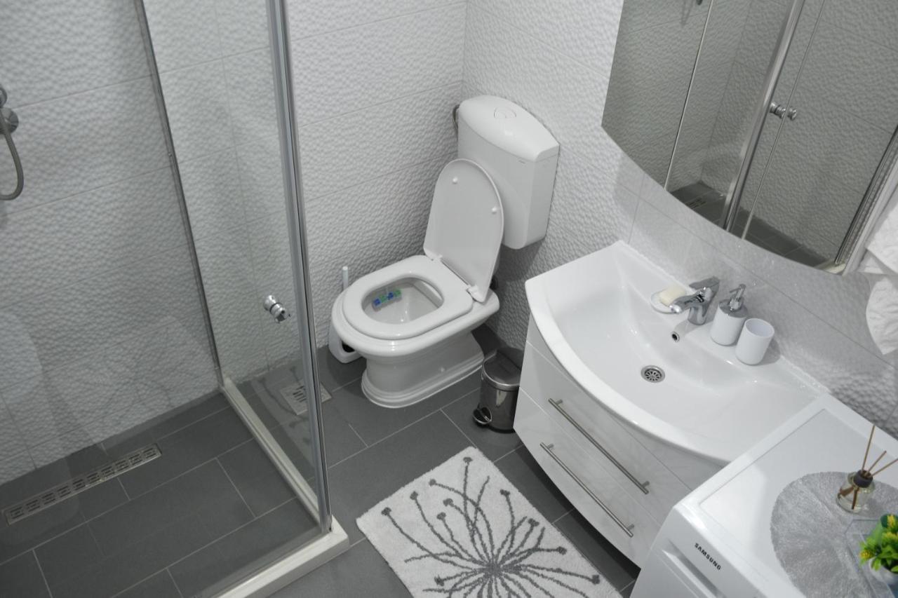 The White Apartment モスタル エクステリア 写真